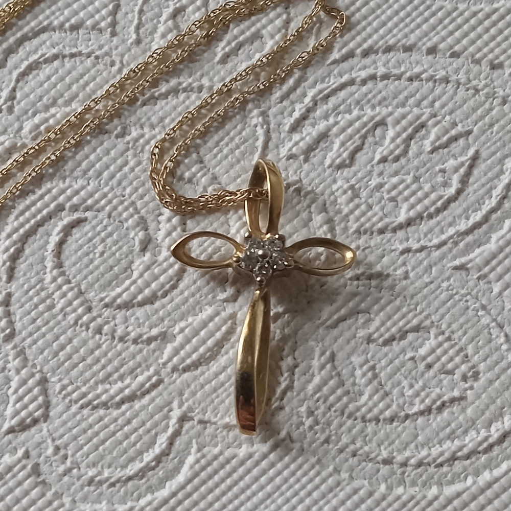 {SOLD} Solid 10k diamond cross pendant necklace